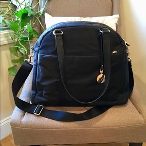 Lo & Sons “The O.M.G” Medium Overnight Bag